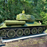 VHÚ - Nový prírastok v areáli Vyhliadkovej veze na Dukle - Tank T 34