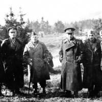 Veliteľ 1.čs. armádneho zboru gen. K. Klapálek tretí sprava s podriadenými veliteľmi na hrebeni Malej Fatry.