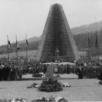 Odhalenie Pamätníka čs. armádneho zboru na Dukle - október 1949